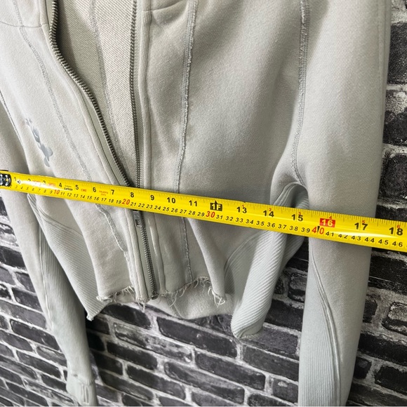 Looney Tunes X SMFK Collaboration Cropped raw hem Hoodie - Picture 7 of 7